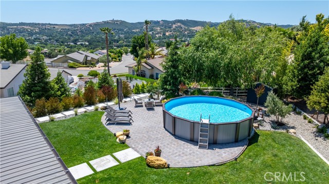 1613 Via Flora, Paso Robles CA: https://media.crmls.org/medias/2241c33f-0997-4c62-a5c4-14d1bb640b94.jpg
