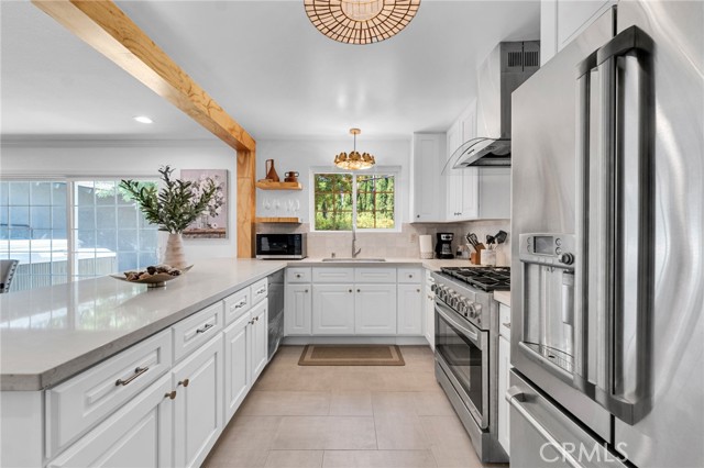 Detail Gallery Image 1 of 32 For 109 Triangle St, Thousand Oaks,  CA 91360 - 3 Beds | 2/1 Baths