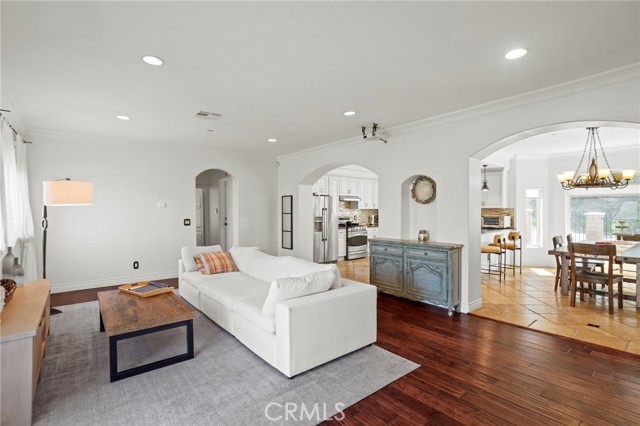 Detail Gallery Image 10 of 41 For 9369 Hillrose, Sunland,  CA 91040 - 4 Beds | 4 Baths