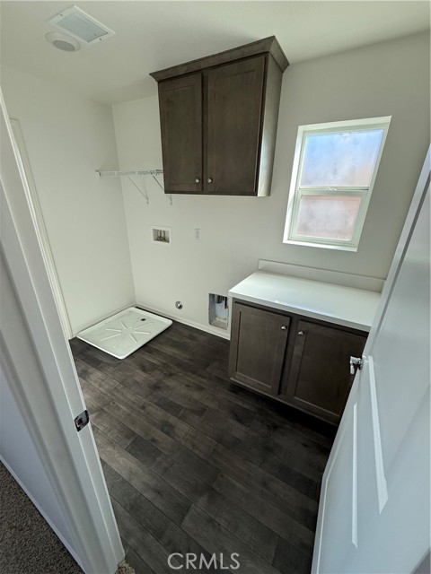 Detail Gallery Image 8 of 11 For 10630 Appaloosa, Hesperia,  CA 92345 - 4 Beds | 3 Baths