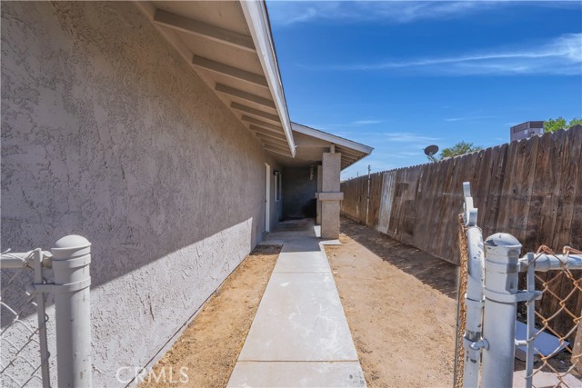 Detail Gallery Image 2 of 34 For 16181 Orange St, Hesperia,  CA 92345 - 3 Beds | 2 Baths