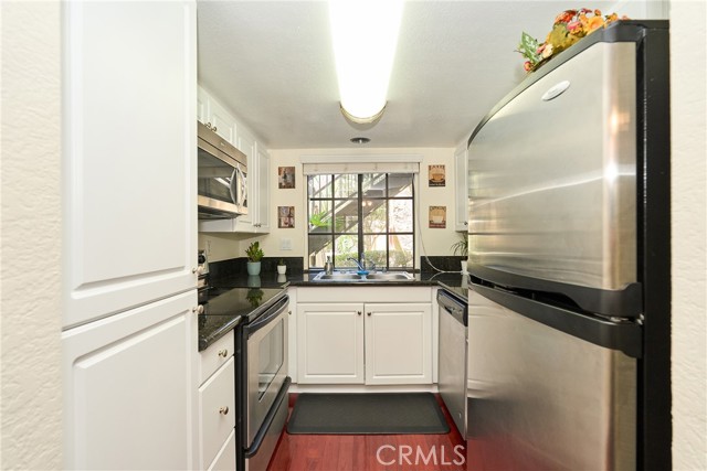 25591 Indian Hill Lane, Laguna Hills CA: https://media.crmls.org/medias/2242c337-db65-4dbf-9500-667e5e0caf9a.jpg