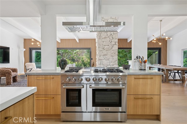 Detail Gallery Image 19 of 53 For 5700 El Canon Ave, Woodland Hills,  CA 91367 - 3 Beds | 3 Baths