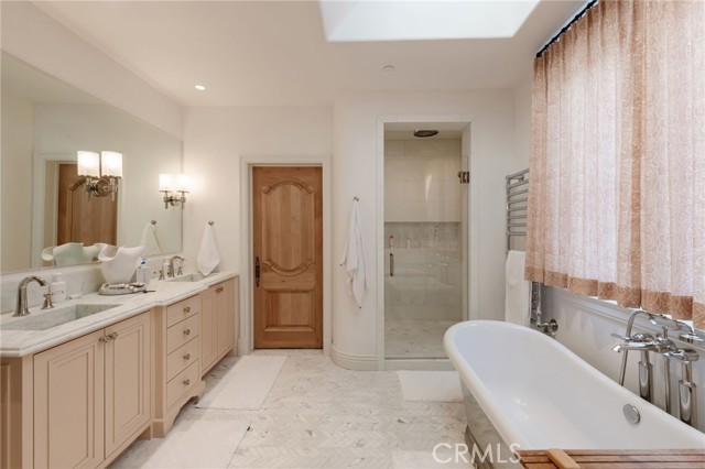 416 2nd Street, Manhattan Beach CA: https://media.crmls.org/medias/224396f5-9734-4bcb-9294-ce27ea54648c.jpg