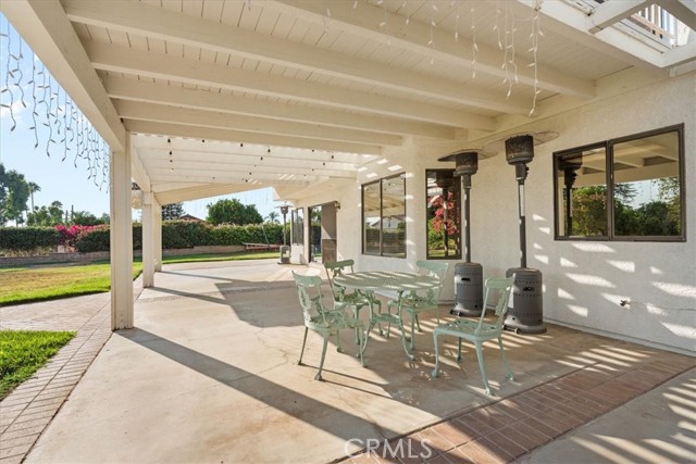 6641 Hawarden Drive, Riverside CA: https://media.crmls.org/medias/2243df40-bb17-405b-bfce-c877fcb9e28d.jpg