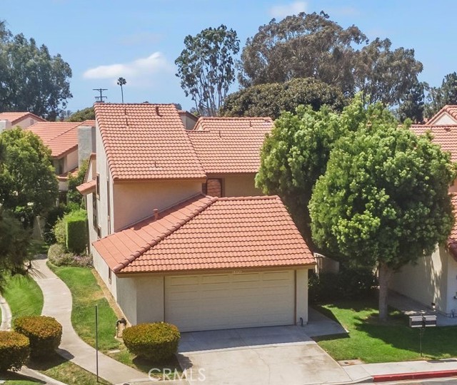 Details for 18325 Gum Tree Lane, Huntington Beach, CA 92646