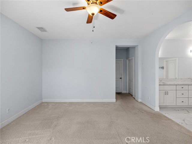 17795 Sunburst Road, Victorville CA: https://media.crmls.org/medias/22442943-29bc-4c1f-bd44-deacddddefcc.jpg
