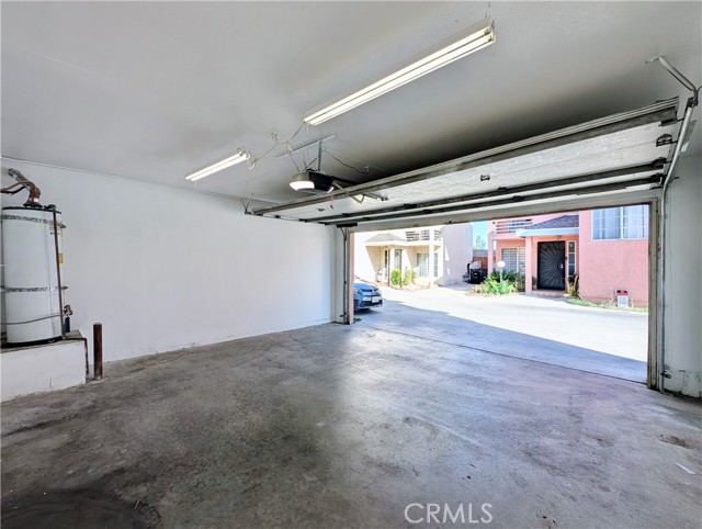 9235 Woodman Avenue, Arleta CA: https://media.crmls.org/medias/22447972-bf1c-4a4d-aaf3-55897bb1edca.jpg
