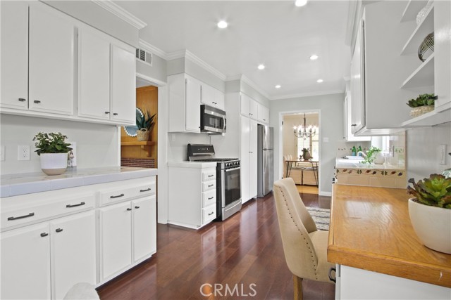 Detail Gallery Image 10 of 34 For 3853 Cedar Ave, Long Beach,  CA 90807 - 2 Beds | 2 Baths
