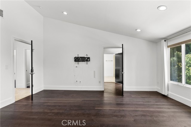 16544 Park Lane Drive, Los Angeles CA: https://media.crmls.org/medias/2245e2d9-17cf-4e16-ad9a-a13026c274fc.jpg
