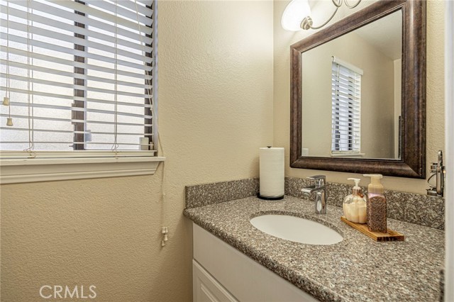 13290 Riverview Drive, Victorville CA: https://media.crmls.org/medias/2245e381-ac41-4188-ae87-246db0f98d9b.jpg