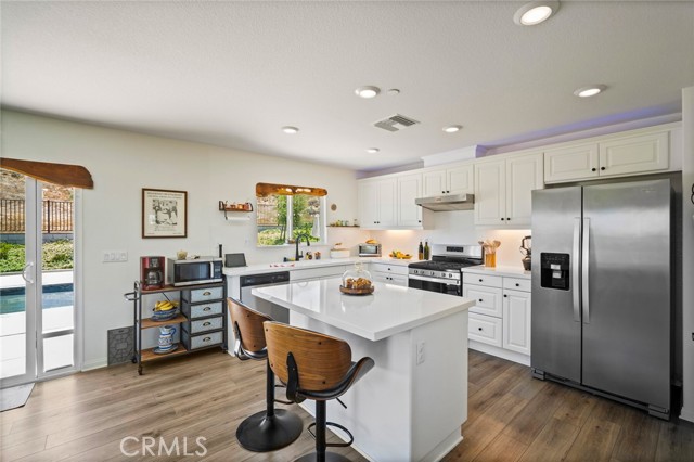27834 Via Santa Catarina, Menifee CA: https://media.crmls.org/medias/22462ca0-fceb-405a-8a8c-217ac287e92b.jpg