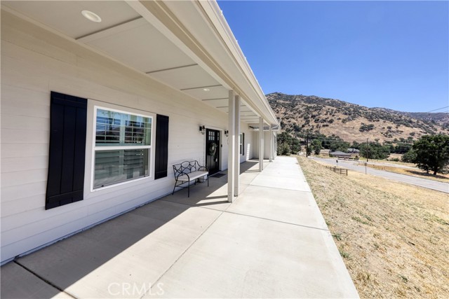 Detail Gallery Image 7 of 66 For 25904 Bear Valley, Tehachapi,  CA 93561 - 3 Beds | 2/1 Baths