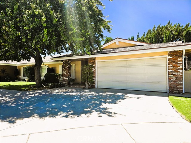 Detail Gallery Image 2 of 9 For 26487 Fairway Cir, Newhall,  CA 91321 - 2 Beds | 2 Baths