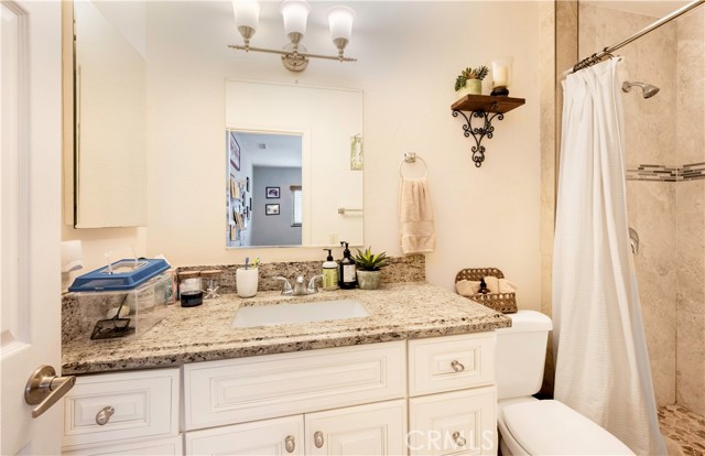 Detail Gallery Image 14 of 36 For 16541 Le Grande Ln, Huntington Beach,  CA 92649 - 5 Beds | 4 Baths