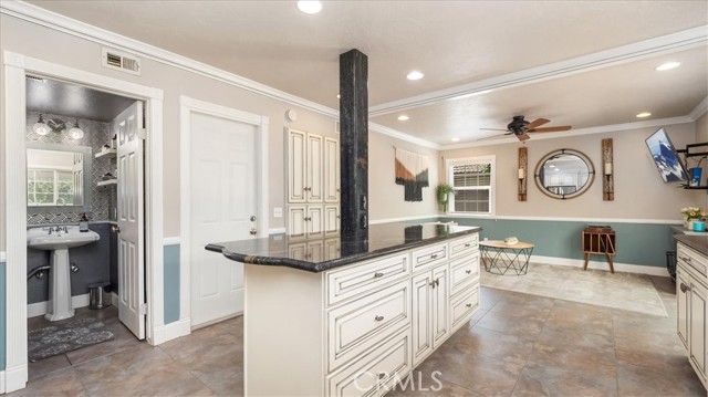 Detail Gallery Image 16 of 47 For 713 Sandy Ct, Redlands,  CA 92374 - 4 Beds | 2/1 Baths