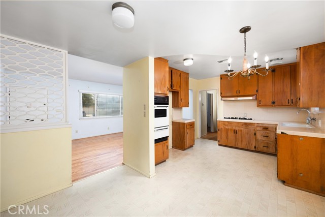 9559 Blackley Street, Temple City CA: https://media.crmls.org/medias/2249f076-0d87-49f9-b0aa-e8537f910295.jpg