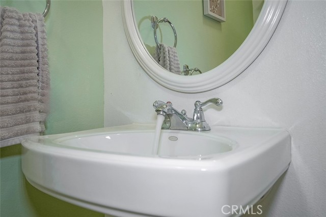 Detail Gallery Image 22 of 54 For 27123 Crossglade Ave #4,  Canyon Country,  CA 91351 - 2 Beds | 2 Baths