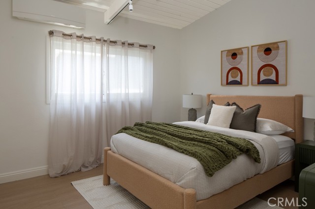 705 Marigold Avenue, Corona del Mar CA: https://media.crmls.org/medias/224ab88e-f4c2-4064-ab71-2809df148b1d.jpg