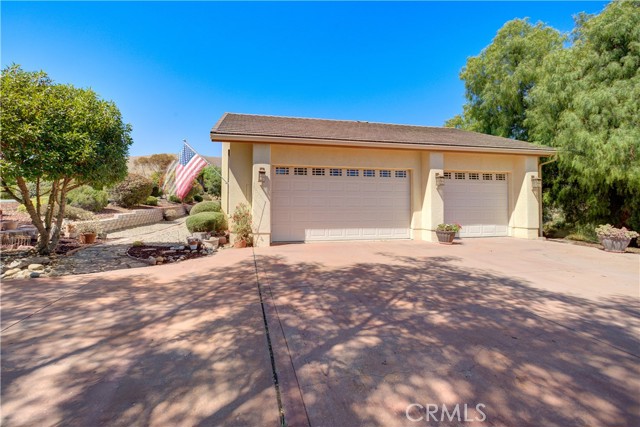 670 Highland Hills Road, Nipomo CA: https://media.crmls.org/medias/224cb86a-700a-479f-944b-1fb5487bd86e.jpg