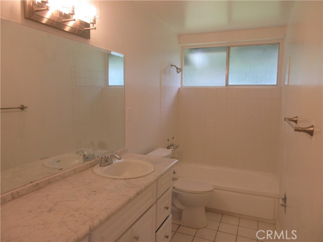 8447 Fullbright Avenue, Winnetka CA: https://media.crmls.org/medias/224cc8dd-aa22-461e-ab05-9c1ddd94a7e2.jpg