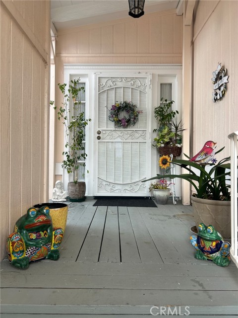 Detail Gallery Image 2 of 36 For 1550 Rimpau, Corona,  CA 92881 - 2 Beds | 2 Baths