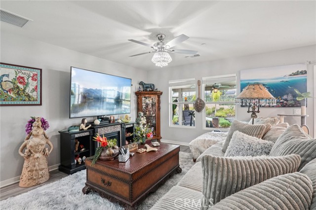 Detail Gallery Image 6 of 56 For 568 Corkwood St, Hemet,  CA 92543 - 3 Beds | 2 Baths