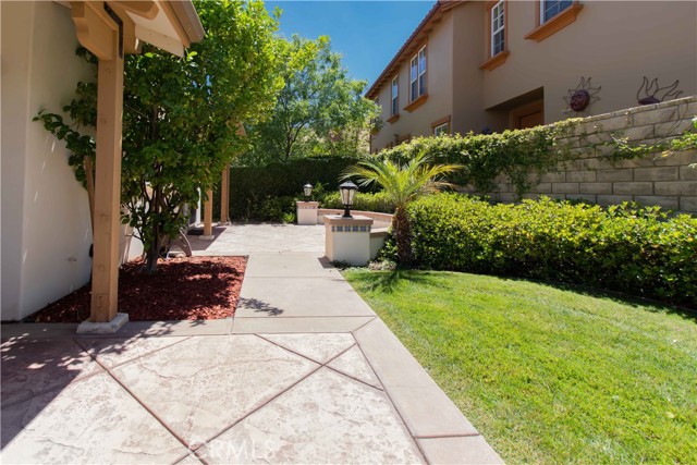 Detail Gallery Image 12 of 41 For 4684 Luna Ct, Calabasas,  CA 91302 - 4 Beds | 4/1 Baths
