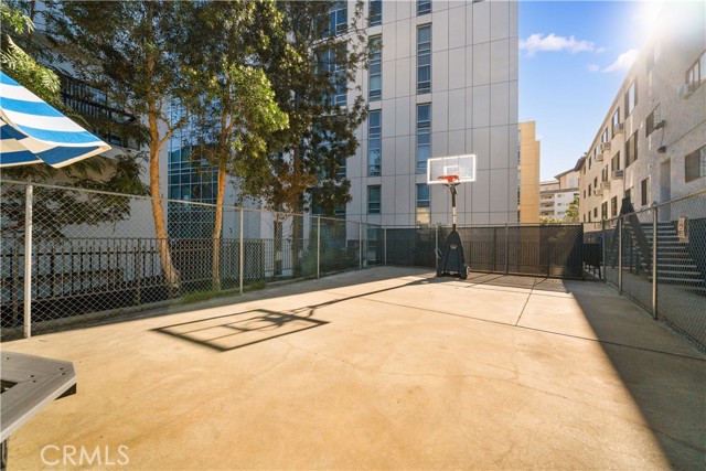 Detail Gallery Image 26 of 32 For 10982 Roebling Avenue #524,  Los Angeles,  CA 90024 - 2 Beds | 1 Baths