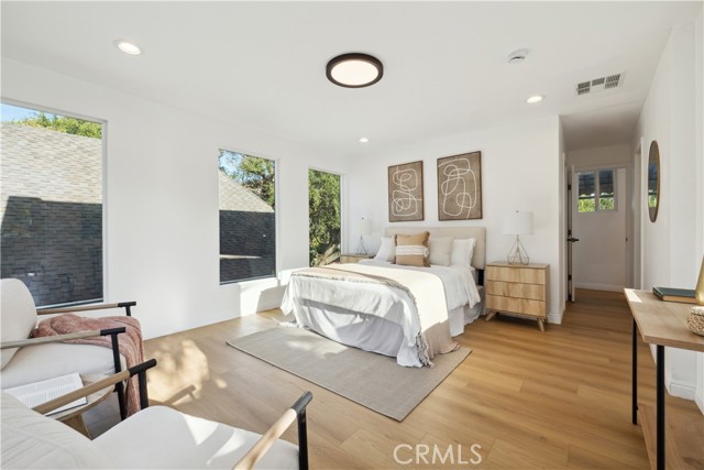 1290 E Woodbury Road, Pasadena CA: https://media.crmls.org/medias/224dd179-c1bc-4dd8-a79d-b6a6d9380a12.jpg