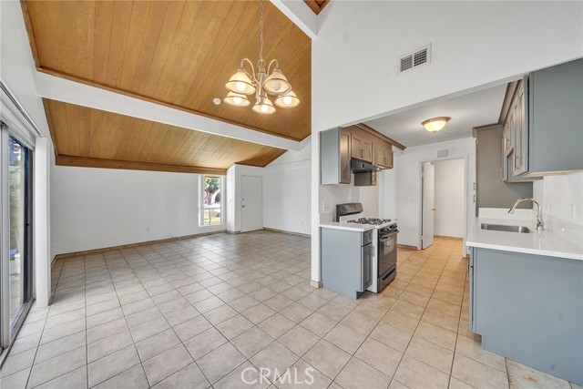 Detail Gallery Image 3 of 26 For 321 Spencer Ave, Upland,  CA 91786 - 2 Beds | 1 Baths