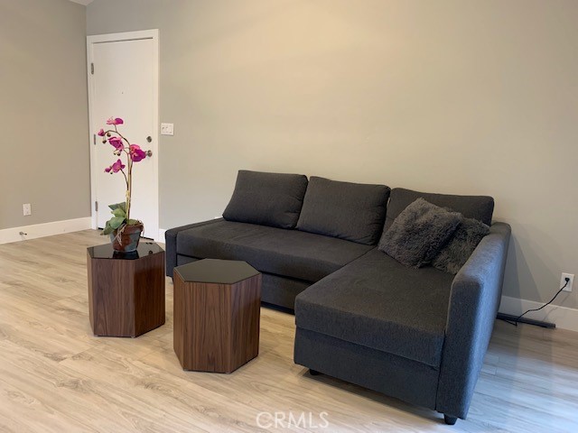 118 Streamwood, Irvine CA: https://media.crmls.org/medias/224ecb35-17a8-47e8-bde1-f4954e34aefd.jpg