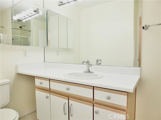 121 Sinclair Avenue, Glendale CA: https://media.crmls.org/medias/224ef08b-45ca-45f1-a5cd-342eb33c4c34.jpg