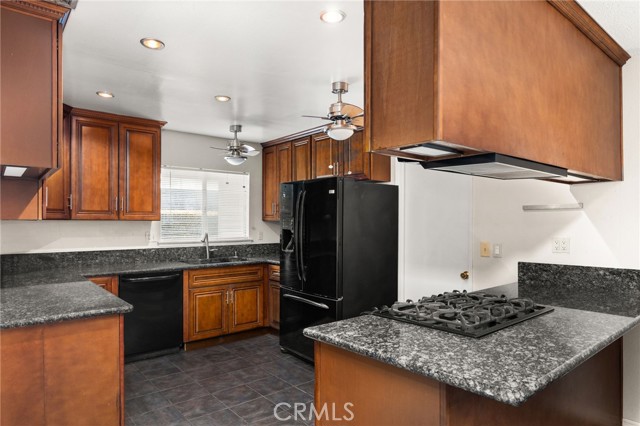 Detail Gallery Image 12 of 46 For 9941 Granite Hill Dr, Jurupa Valley,  CA 92509 - 4 Beds | 2 Baths