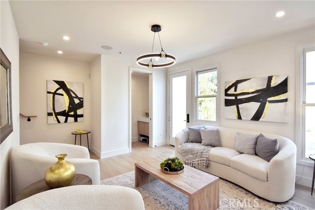 Detail Gallery Image 3 of 16 For 189 S Allen Ave #2,  Pasadena,  CA 91106 - 4 Beds | 3/1 Baths