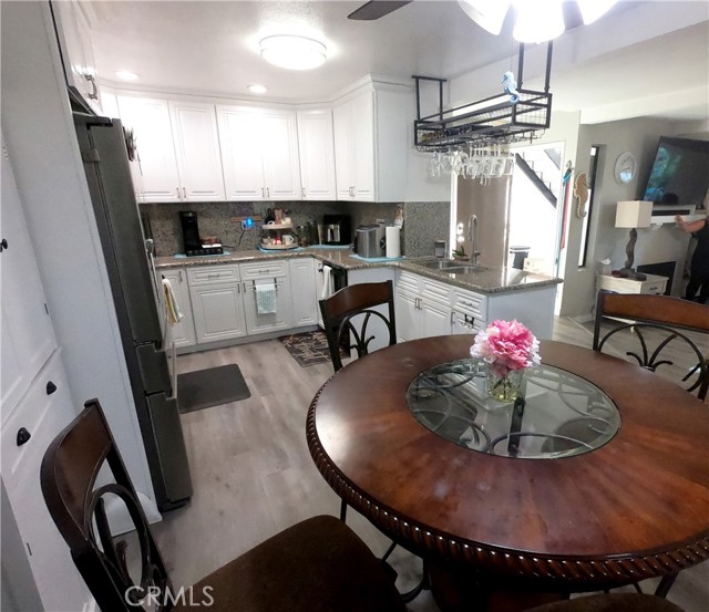 Detail Gallery Image 4 of 50 For 21372 Brookhurst St #417,  Huntington Beach,  CA 92646 - 3 Beds | 2 Baths