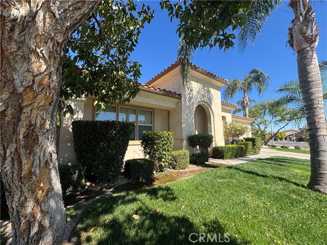 Detail Gallery Image 2 of 18 For 11571 Trailrun Ct, Riverside,  CA 92505 - 3 Beds | 3 Baths