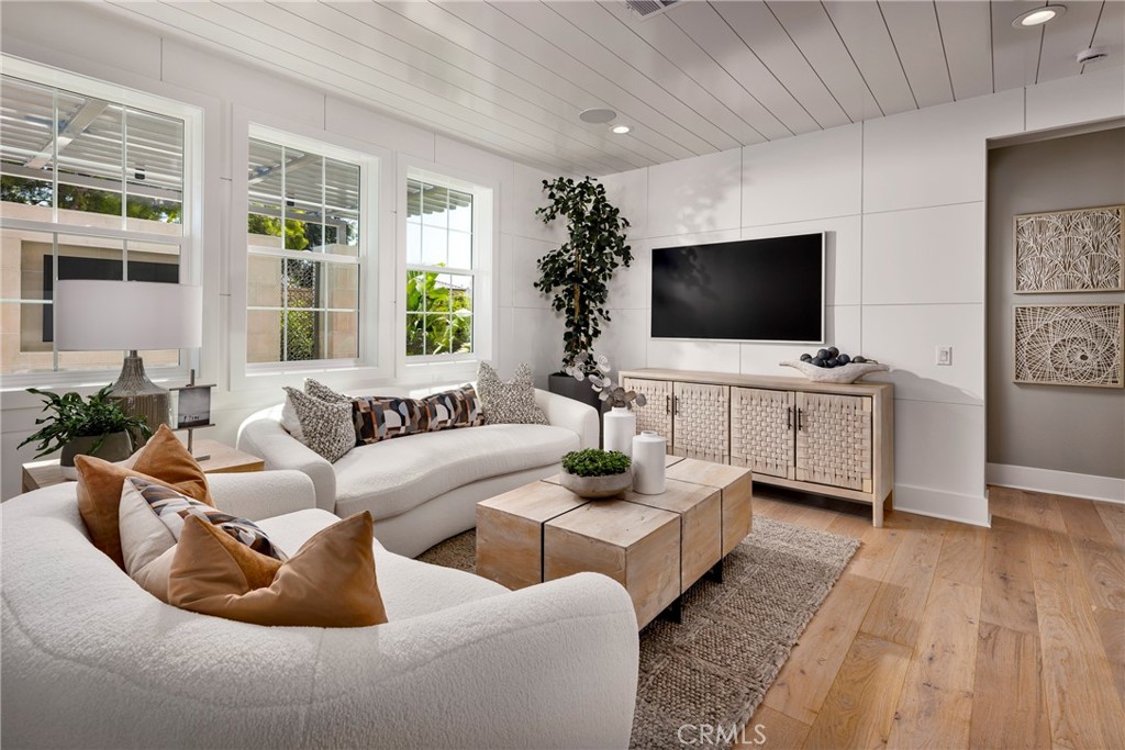 MLS #OC25040907 image #6