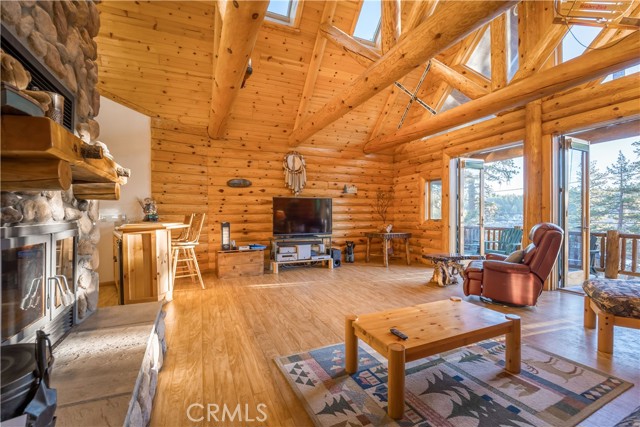Detail Gallery Image 8 of 42 For 826 Boulder, Big Bear Lake,  CA 92315 - 3 Beds | 2/1 Baths