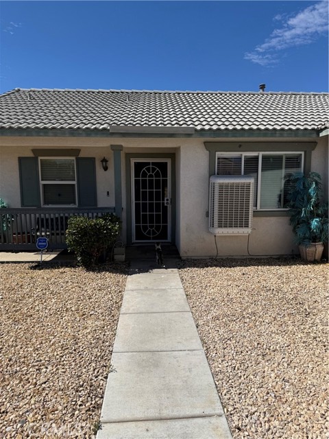 11831 Stockton Street, Adelanto CA: https://media.crmls.org/medias/2252e717-07b8-443a-a9b4-cd06bc0b57e0.jpg