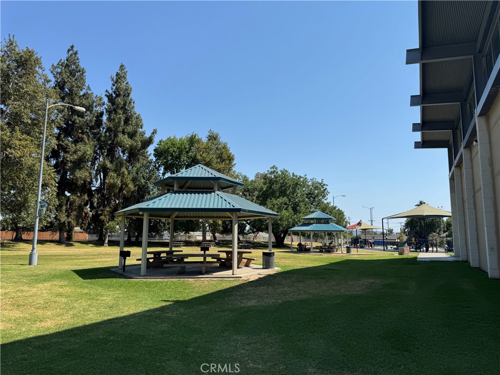 https://media.crmls.org/medias/22547ee0-8f28-4f27-8dc7-08845380dc29.jpg?preset=X-Large