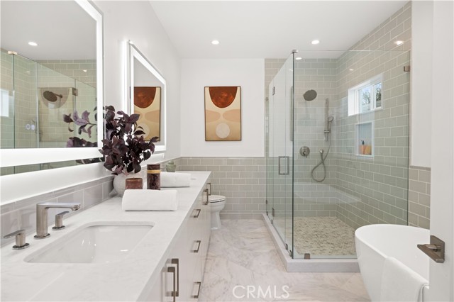 1212 19th Street, Hermosa Beach, California 90254, 4 Bedrooms Bedrooms, ,4 BathroomsBathrooms,Residential,For Sale,19th,SB26062974