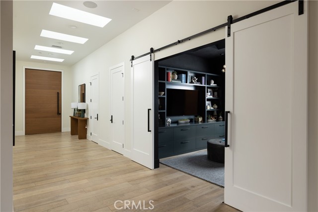 Detail Gallery Image 26 of 44 For 1615 Anita Ln, Newport Beach,  CA 92660 - 4 Beds | 4/1 Baths