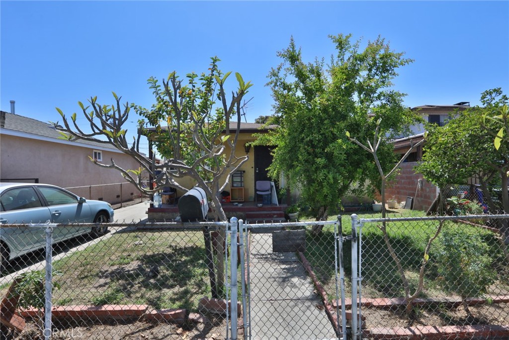4912 Kinsie Street