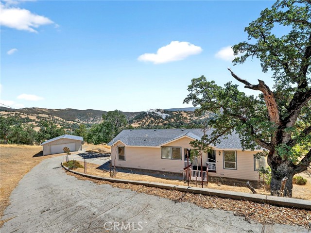 2564 Indian Hill Road, Clearlake Oaks CA: https://media.crmls.org/medias/2255d51f-5d2f-4281-a3a8-3a2b962eafd7.jpg