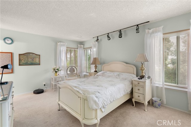 Detail Gallery Image 27 of 37 For 9412 Hingham, Huntington Beach,  CA 92646 - 5 Beds | 3 Baths