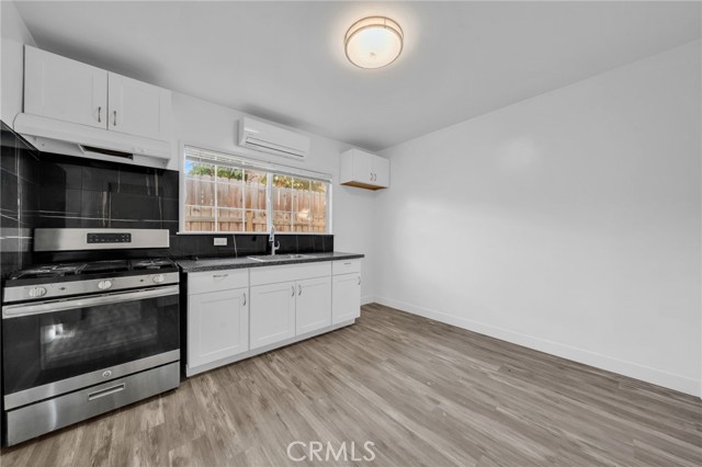 Detail Gallery Image 21 of 47 For 7044 Nestle Ave, Reseda,  CA 91335 - 4 Beds | 3 Baths