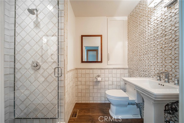 Detail Gallery Image 19 of 38 For 36 Pomona Ave, Long Beach,  CA 90803 - 3 Beds | 3 Baths