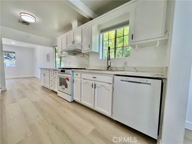 Detail Gallery Image 2 of 34 For 12987 Correnti St, Pacoima,  CA 91331 - 3 Beds | 2 Baths