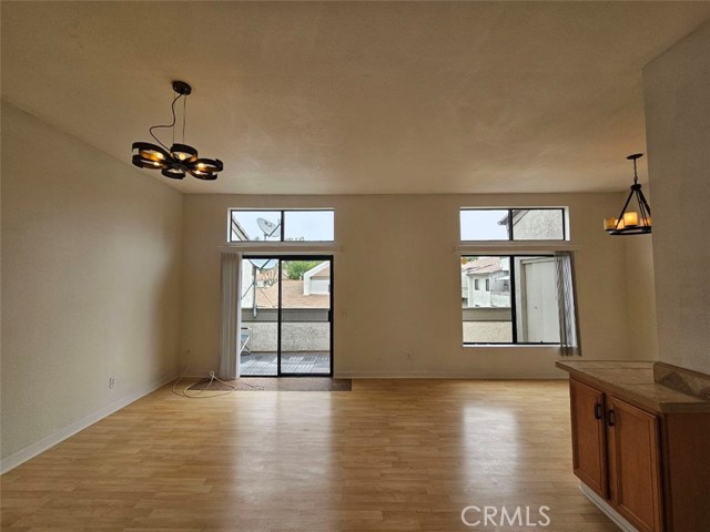 Detail Gallery Image 2 of 30 For 10 Brownfield Ln, Pomona,  CA 91766 - 2 Beds | 2 Baths